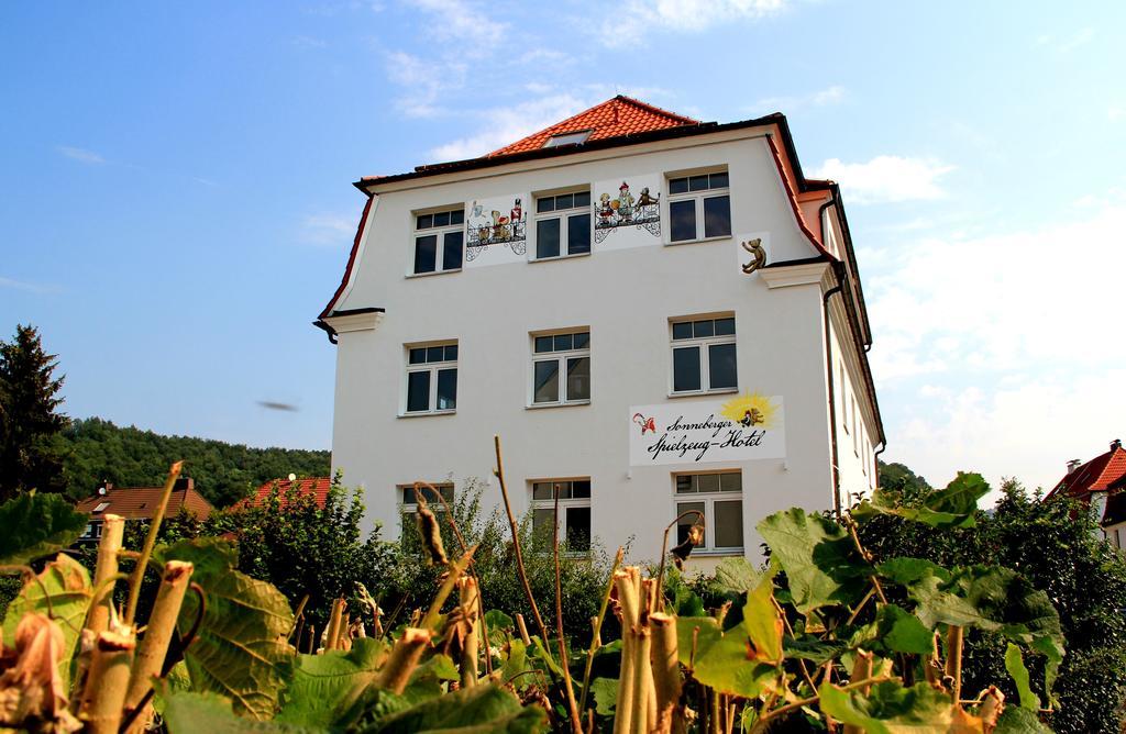 Spielzeughotel Sonneberg Exteriör bild